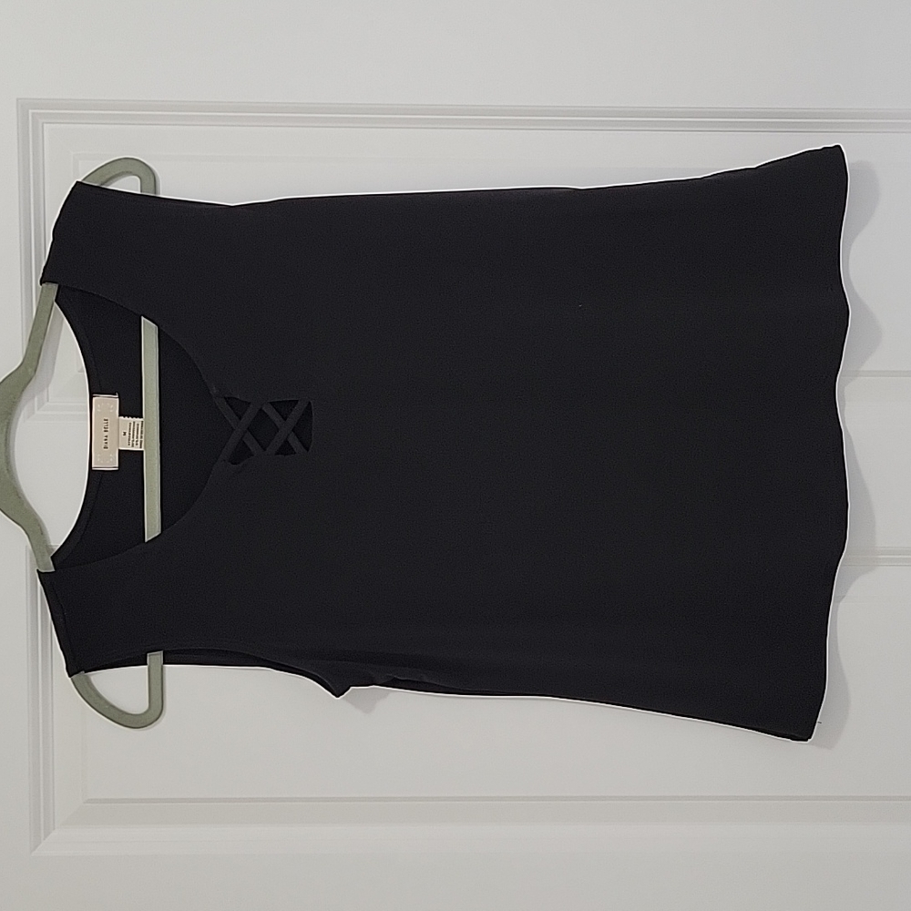 Diana Belle Size M Black sleeveless top